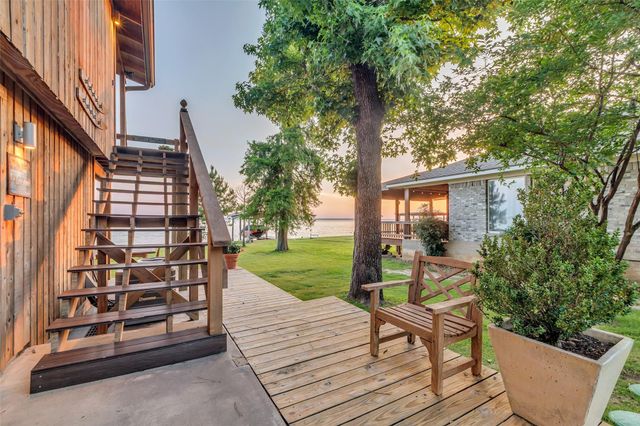 784 W Cattle Drive, Onalaska, TX 77360