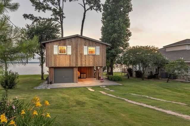 784 W Cattle Drive, Onalaska, TX 77360