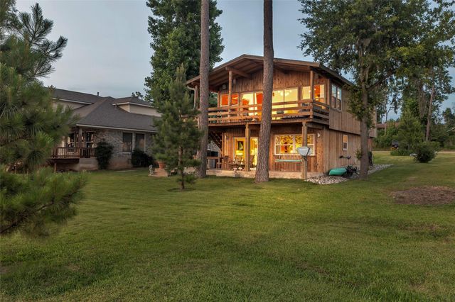 784 W Cattle Drive, Onalaska, TX 77360