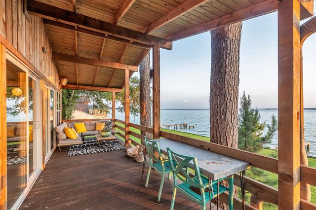 784 W Cattle Drive, Onalaska, TX 77360