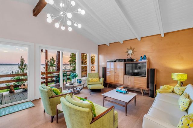 784 W Cattle Drive, Onalaska, TX 77360