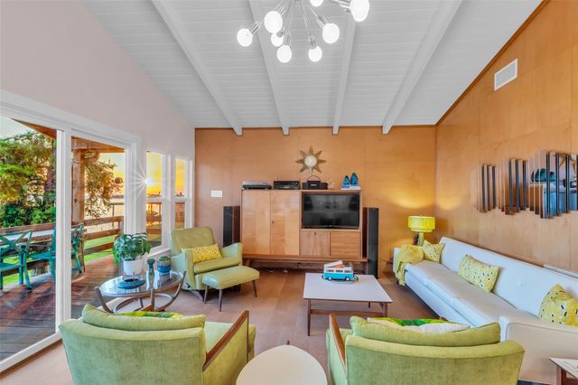 784 W Cattle Drive, Onalaska, TX 77360