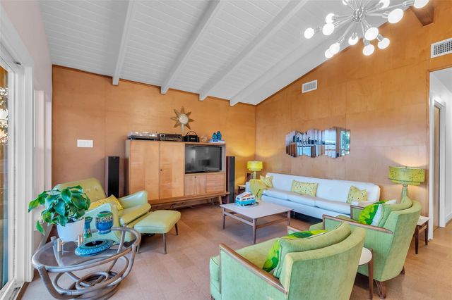 784 W Cattle Drive, Onalaska, TX 77360