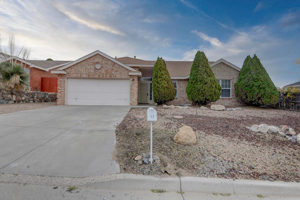 12 Juniper Place, Los Lunas, NM 87031