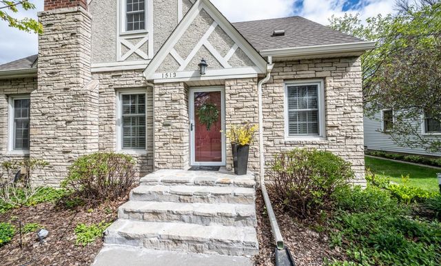 1513 Hoyt Avenue W, Falcon Heights, MN 55108