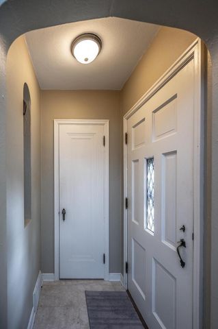 1513 Hoyt Avenue W, Falcon Heights, MN 55108