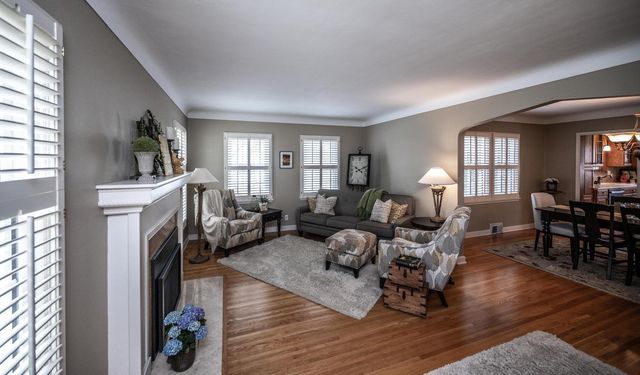 1513 Hoyt Avenue W, Falcon Heights, MN 55108