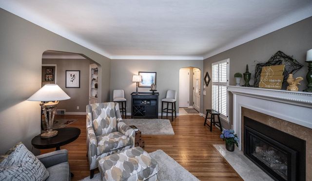 1513 Hoyt Avenue W, Falcon Heights, MN 55108
