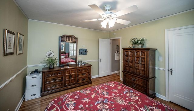 1513 Hoyt Avenue W, Falcon Heights, MN 55108