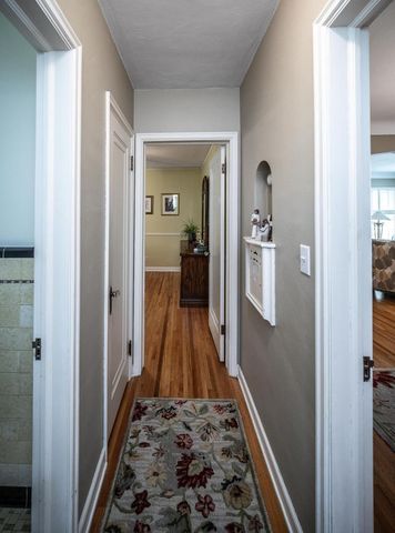 1513 Hoyt Avenue W, Falcon Heights, MN 55108