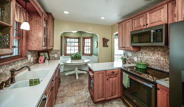 1513 Hoyt Avenue W, Falcon Heights, MN 55108