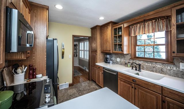 1513 Hoyt Avenue W, Falcon Heights, MN 55108