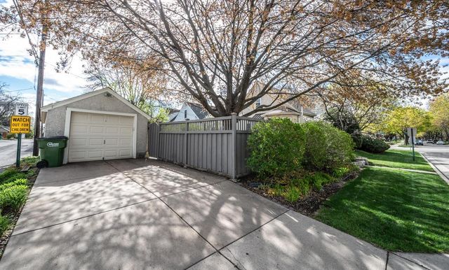 1513 Hoyt Avenue W, Falcon Heights, MN 55108