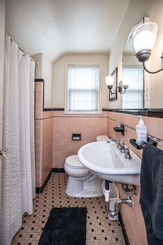 1513 Hoyt Avenue W, Falcon Heights, MN 55108