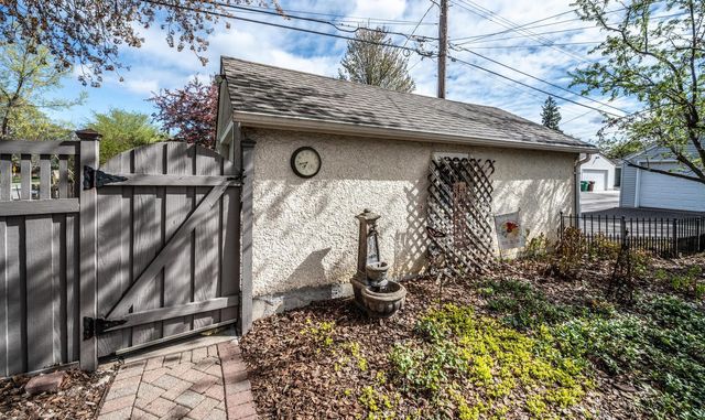 1513 Hoyt Avenue W, Falcon Heights, MN 55108