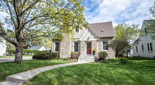 1513 Hoyt Avenue W, Falcon Heights, MN 55108