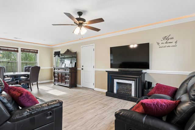 372 Long Branch Road, Chesnee, SC 29323