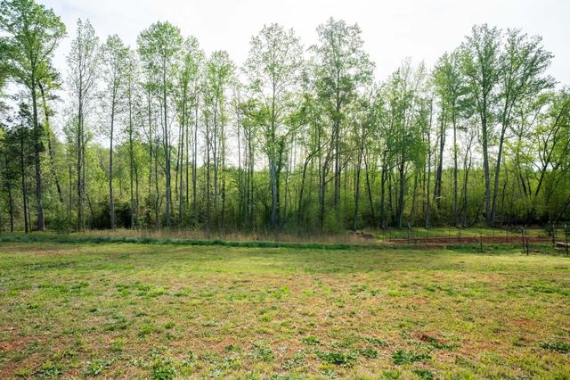 372 Long Branch Road, Chesnee, SC 29323