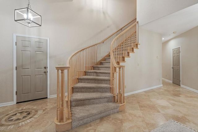 1258 De Cunha Court, Salinas, CA 93906