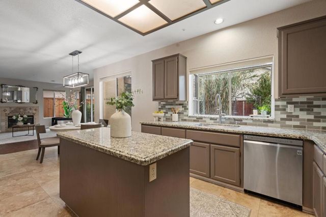 1258 De Cunha Court, Salinas, CA 93906