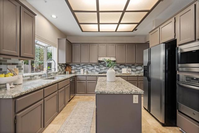 1258 De Cunha Court, Salinas, CA 93906