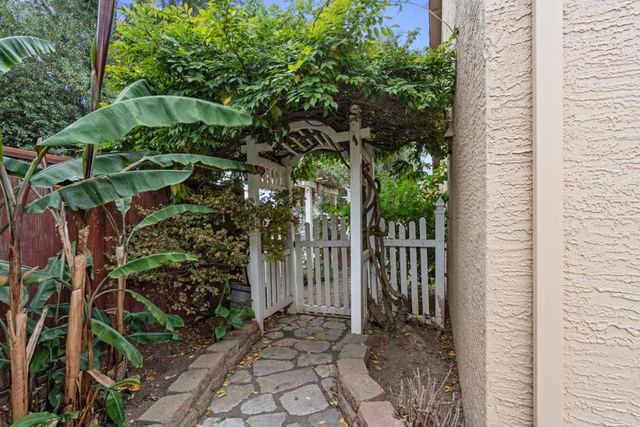 1258 De Cunha Court, Salinas, CA 93906