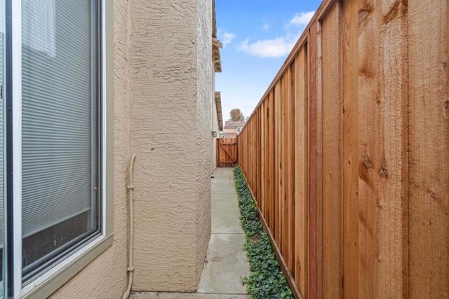 1258 De Cunha Court, Salinas, CA 93906