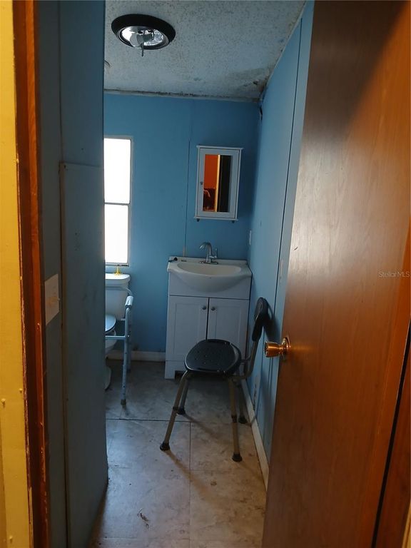 Image 18 of property listing at 136 POWERLINE ROAD, Melrose, FL 32666