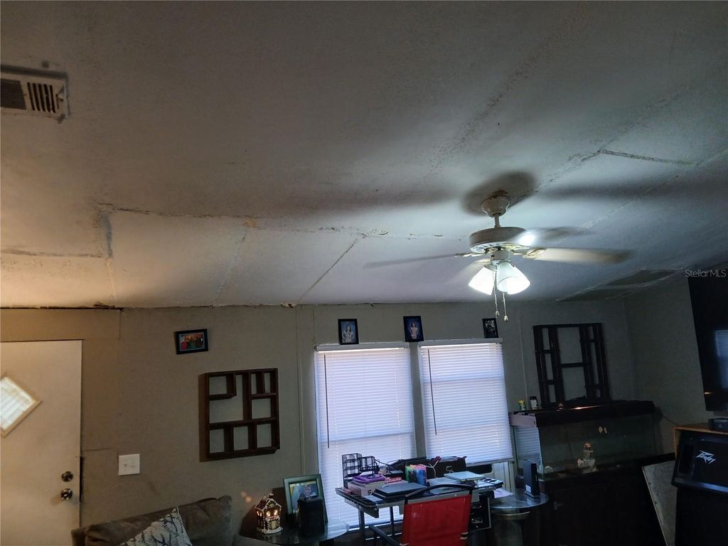 Image 25 of property listing at 136 POWERLINE ROAD, Melrose, FL 32666