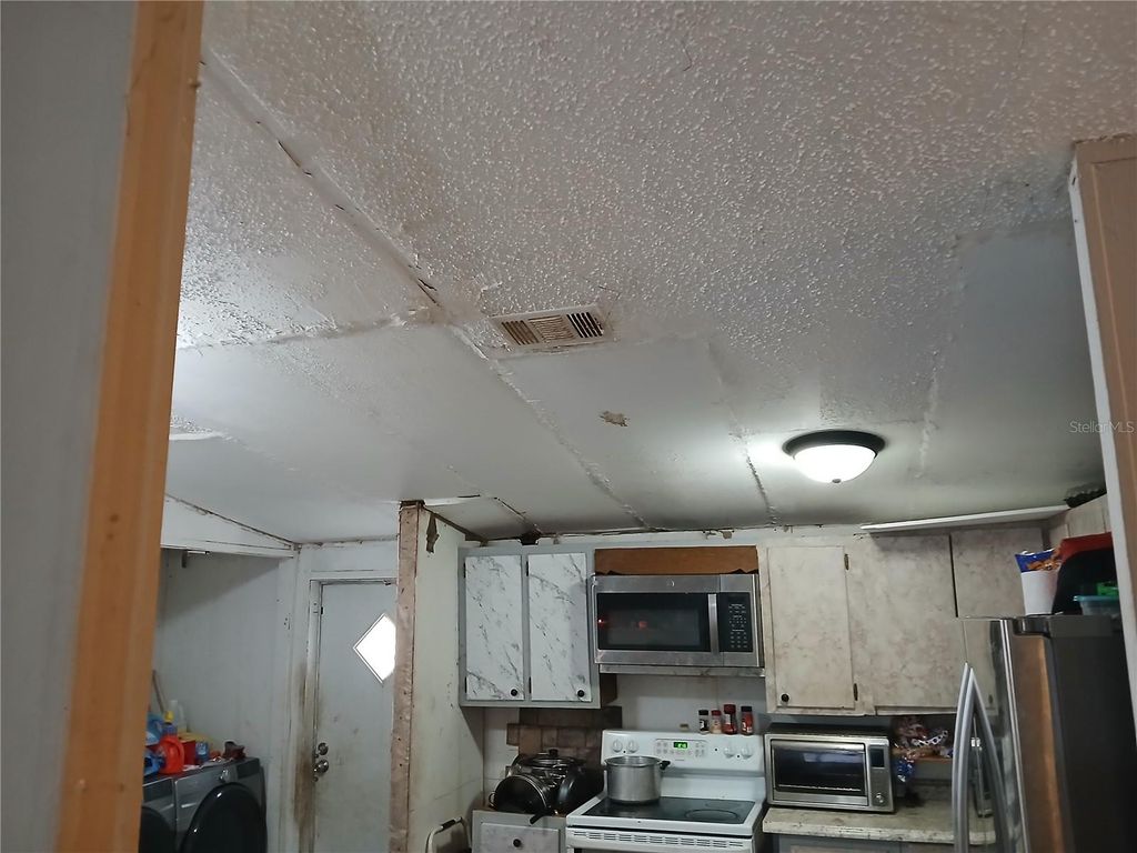 Image 26 of property listing at 136 POWERLINE ROAD, Melrose, FL 32666