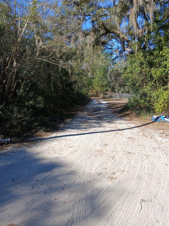 Image 32 of property listing at 136 POWERLINE ROAD, Melrose, FL 32666