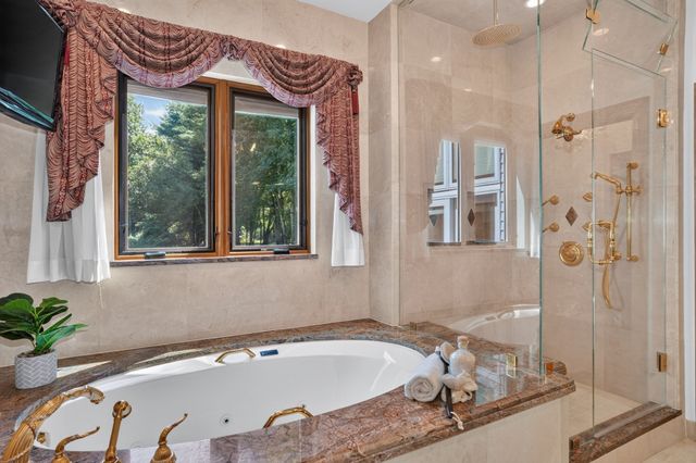373 Caterina Hts, Concord, MA 01742