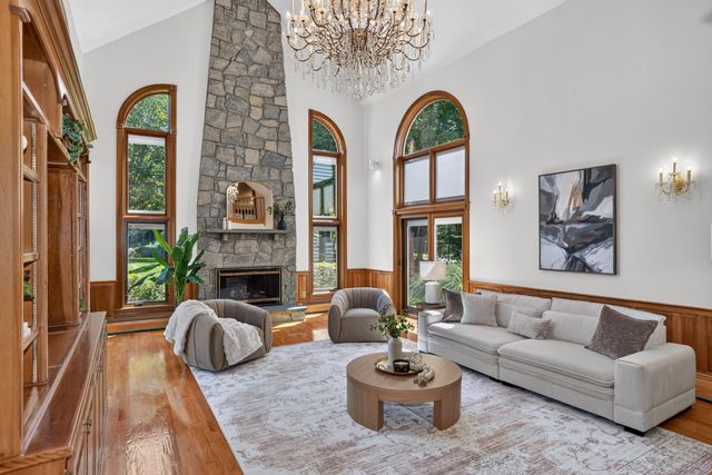373 Caterina Hts, Concord, MA 01742