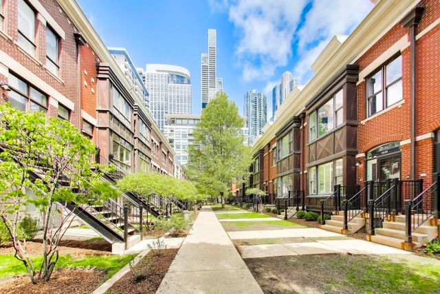 1326 S Indiana Parkway, Chicago, IL 60605