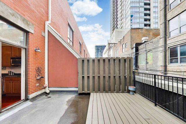 1326 S Indiana Parkway, Chicago, IL 60605