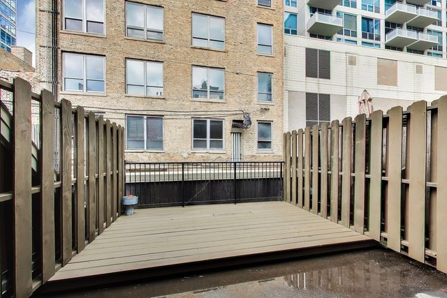 1326 S Indiana Parkway, Chicago, IL 60605