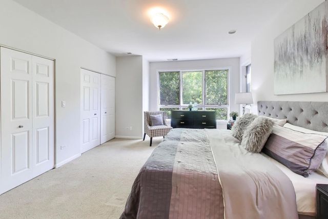 1326 S Indiana Parkway, Chicago, IL 60605