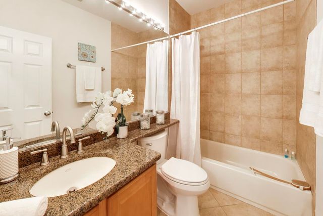 1326 S Indiana Parkway, Chicago, IL 60605