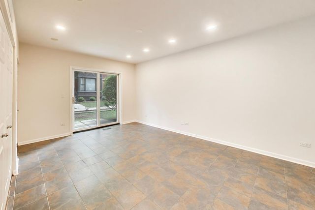 1326 S Indiana Parkway, Chicago, IL 60605