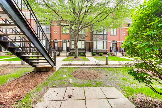 1326 S Indiana Parkway, Chicago, IL 60605