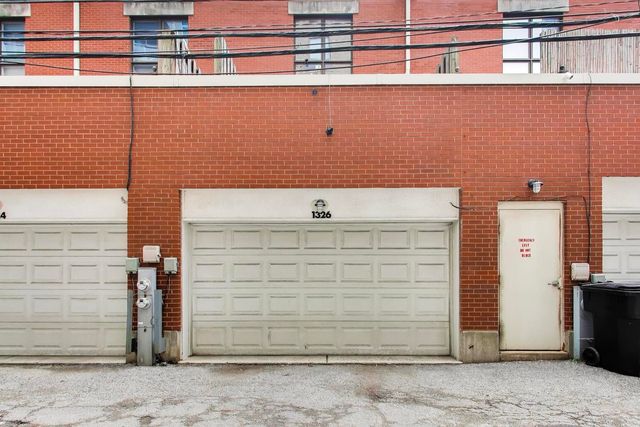 1326 S Indiana Parkway, Chicago, IL 60605