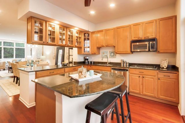 1326 S Indiana Parkway, Chicago, IL 60605