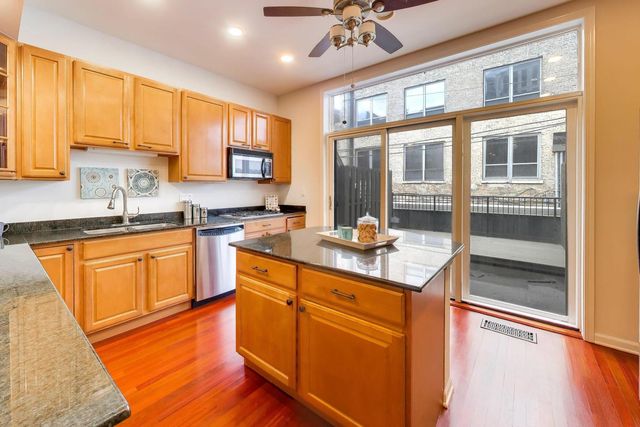 1326 S Indiana Parkway, Chicago, IL 60605