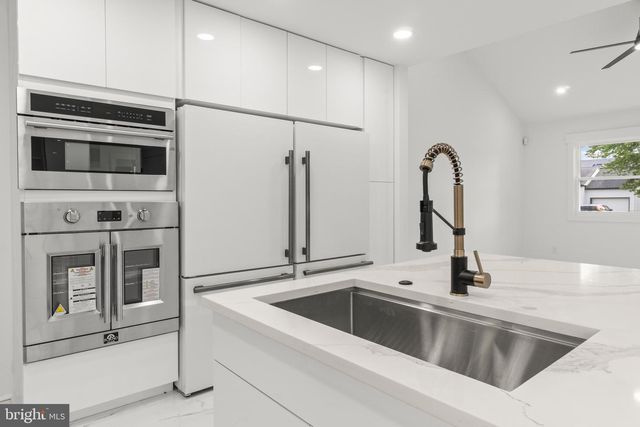 811 N BURGHLEY AVE, Ventnor City, NJ 08406