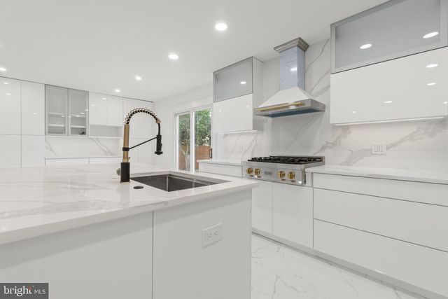 811 N BURGHLEY AVE, Ventnor City, NJ 08406