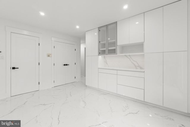 811 N BURGHLEY AVE, Ventnor City, NJ 08406