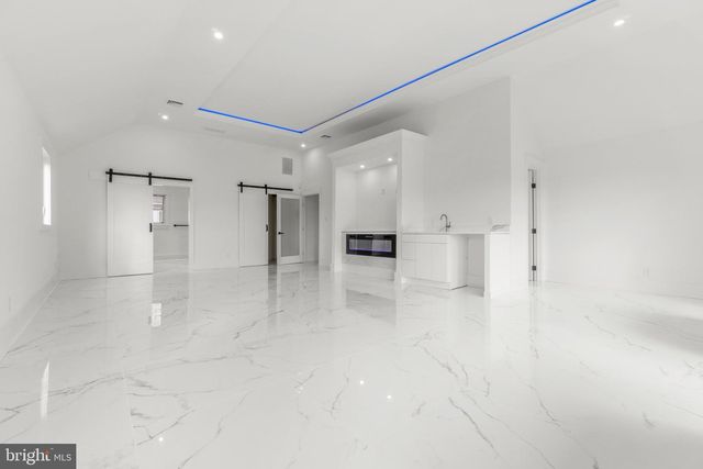 811 N BURGHLEY AVE, Ventnor City, NJ 08406