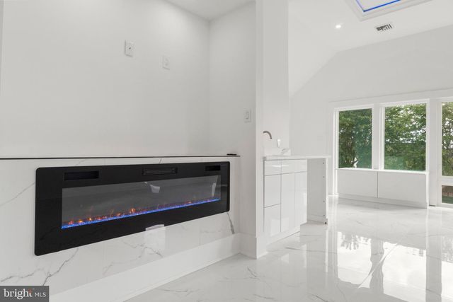 811 N BURGHLEY AVE, Ventnor City, NJ 08406