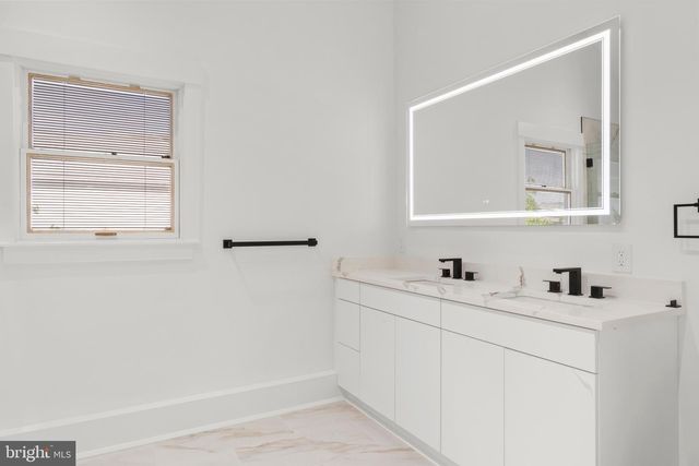 811 N BURGHLEY AVE, Ventnor City, NJ 08406