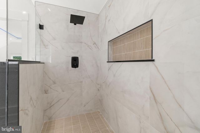 811 N BURGHLEY AVE, Ventnor City, NJ 08406